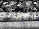 Flowers Light Gray, Stof Fabrics, Fine Lines in Red, Blank Quilting