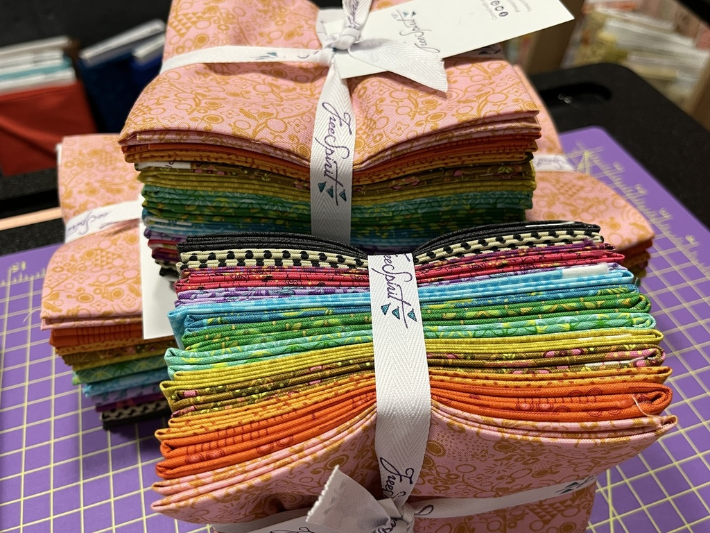 Pop Cloth Fat Quarter 14pcs, Sew Kind of Wonderful, Free Spirit