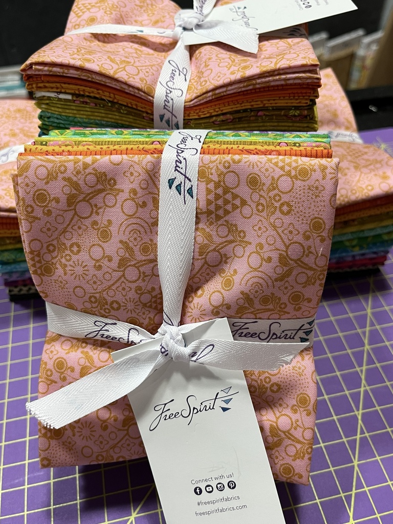 Pop Cloth Fat Quarter 14pcs, Sew Kind of Wonderful, Free Spirit