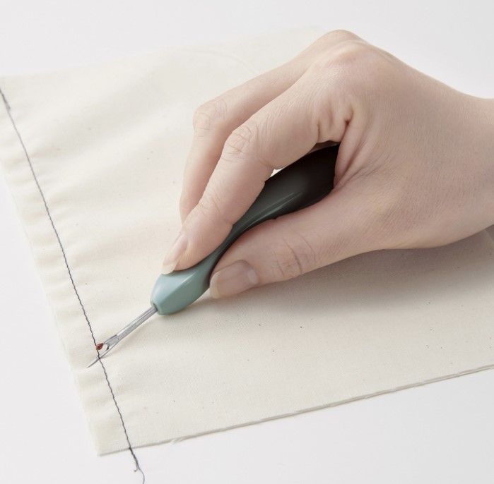 Grip Fit Seam Ripper, Clover