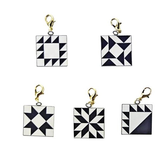 Pouch Club Enamel Zip Pull 5ct, Moda